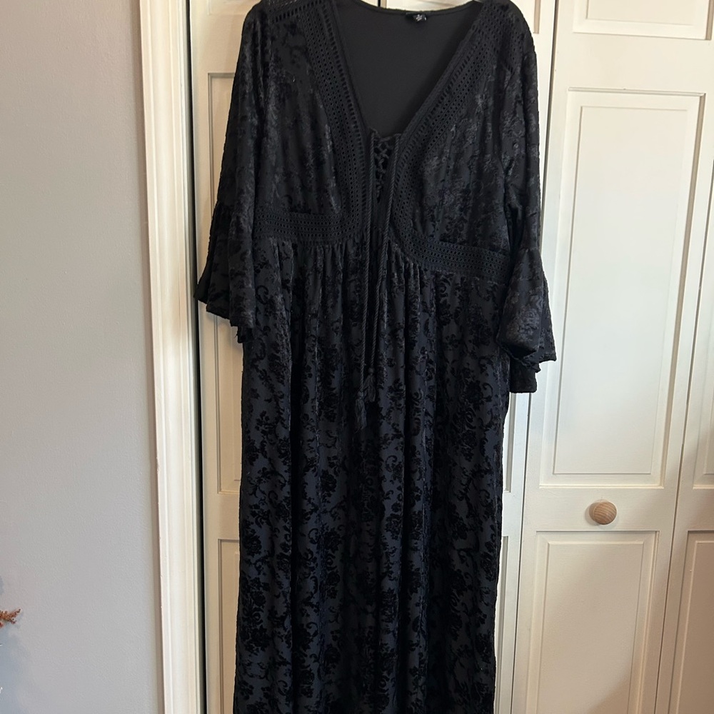 Torrid Black Floral Long Sleeve Dress Whimsical/Goth Size 2